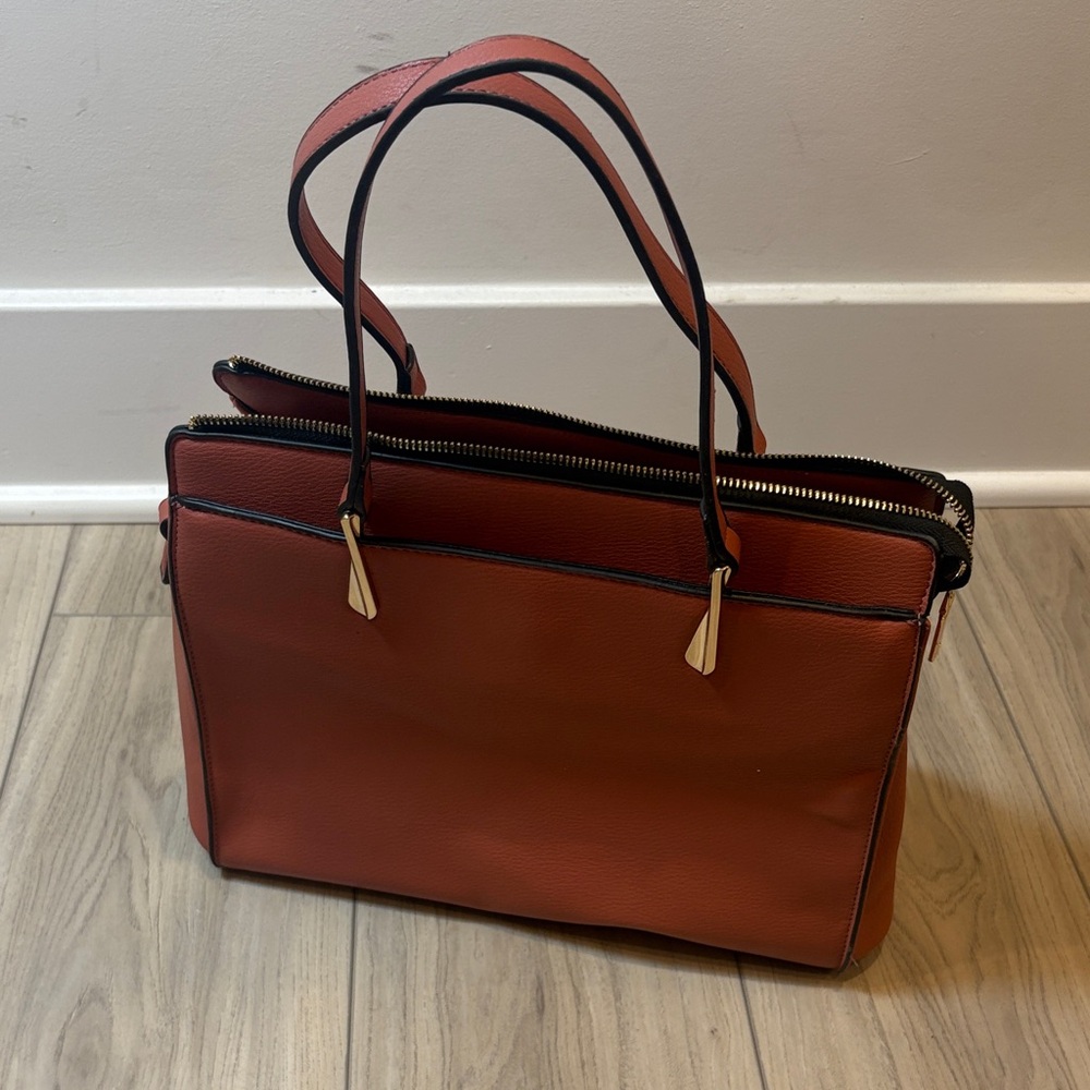 Chic Coral Handbag with Gold Details Missing strap